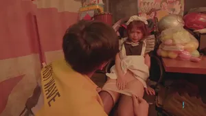 Má vợ yêu đến nhà chăm sóc con rể khi cô con gái hư bỏ nhà đi