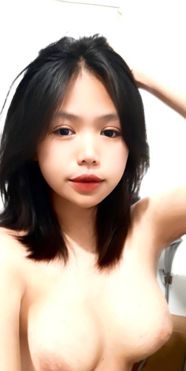 Anh nhân viên văn phòng nắng cực trước em lao công trẻ mông to
